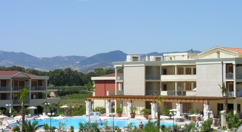 Atelier Club Villaggio Turistico Akiris Hotel-Piscina