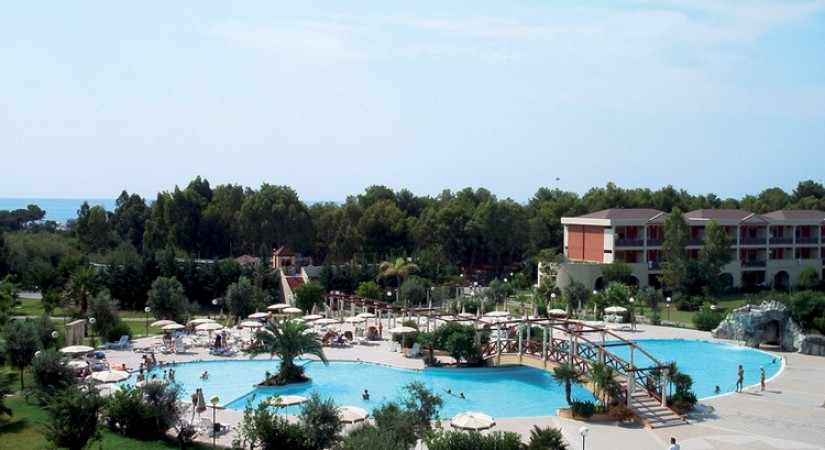 Atelier Club Villaggio Turistico Akiris Hotel - Piscina
