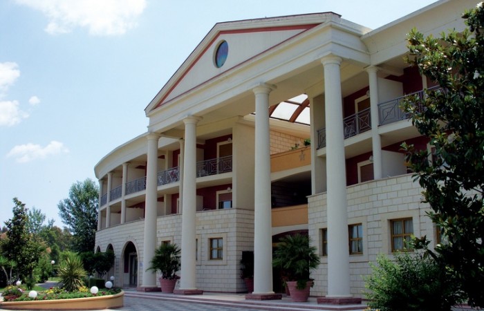 Centro Turistico Akiris Hotel