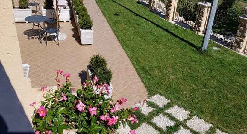  Borgo Donna Teresa