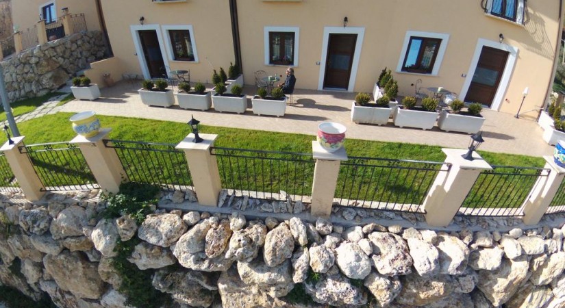  Borgo Donna Teresa