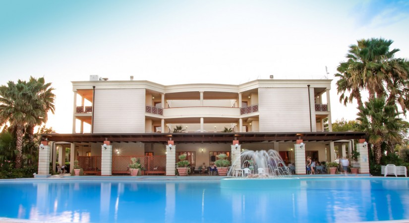 Atelier Club Villaggio Turistico Akiris Hotel - Piscina