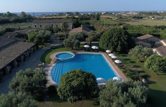 Borghetto Beach Club Resort