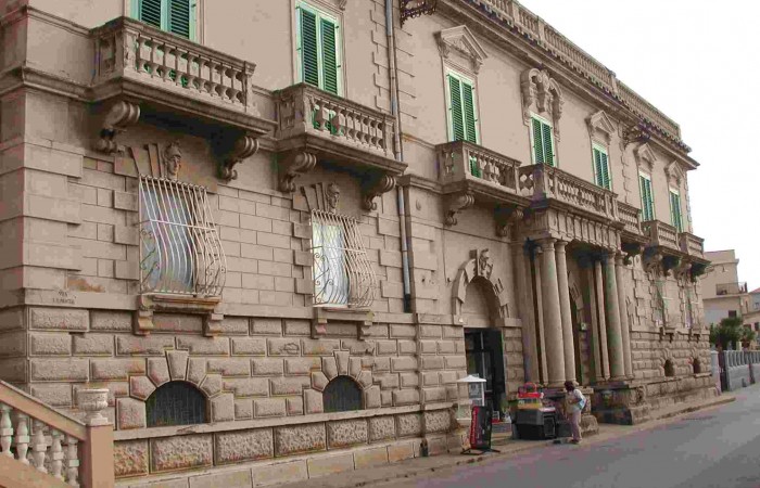 Palazzo Toraldo di Francia