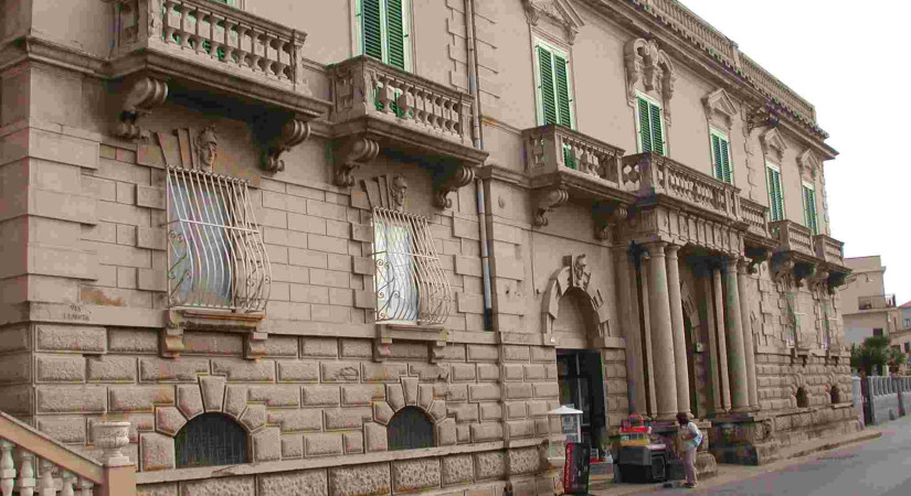 Palazzo Toraldo di Francia